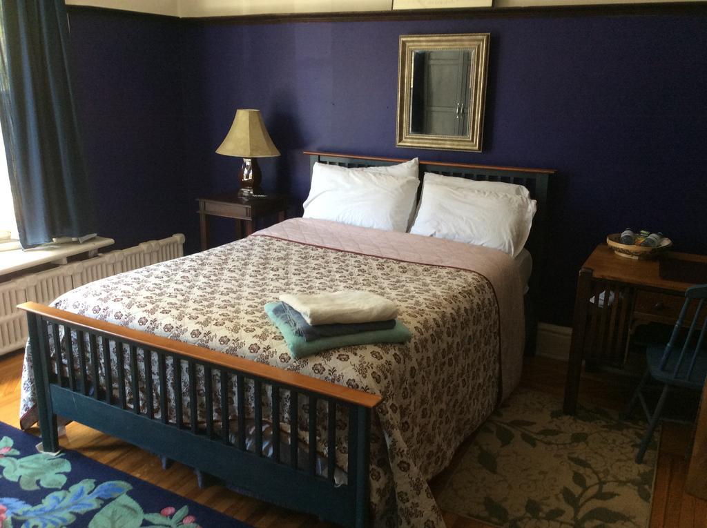 Elliott House Bed & Breakfast Toronto Bilik gambar